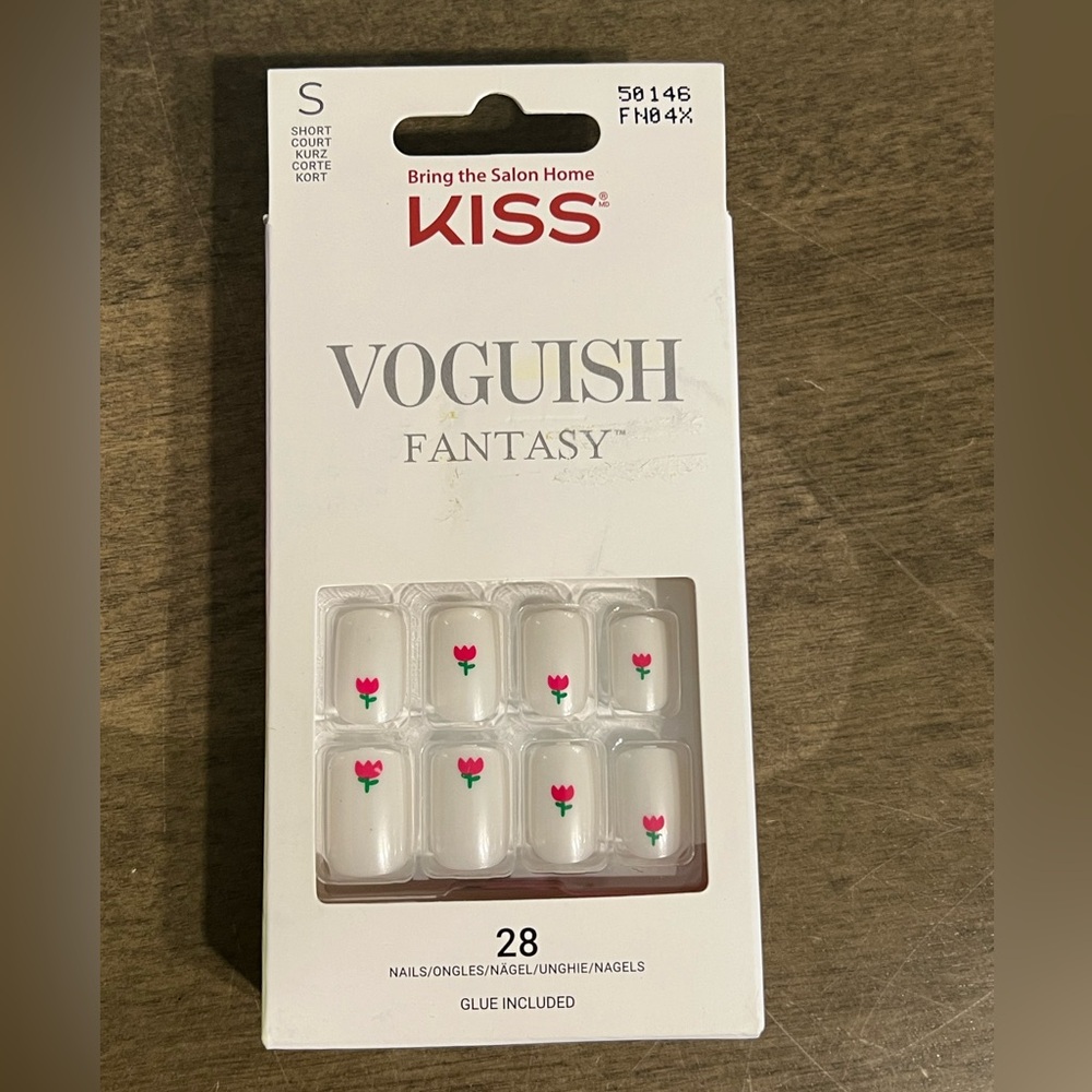 Kiss Voguish Fantasy Nails Short Small Flower 28 Per Pack
